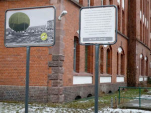 In die Lüfte_Station des Geschichtsparcours an der General-Pape-Straße_Johanna Muschelknautz