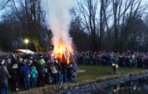 Osterfeuer im Britzer Garten (c) Grün Berlin