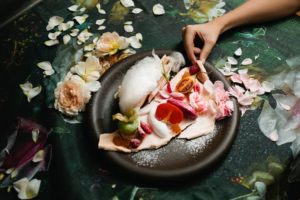 DeliciousPlaces_gestalten_book_food_culture_restaurant_interior_mood_01_2000x