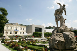 Mirabellgarten, Galerie Ropac und Universität Mozarteum