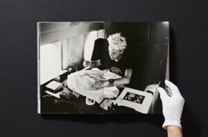 corbijn_depeche_mode_xl_int_open002_068_069_x_08122_2103311401_id_1349727